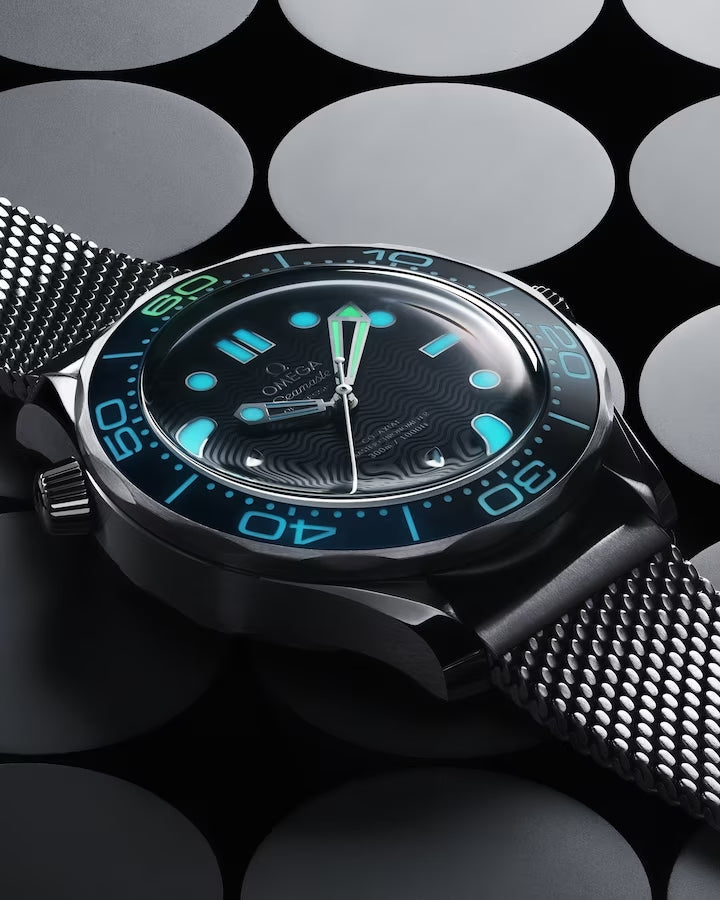 OM. Seamaster Diver 300M James Bond 60th Anniversary