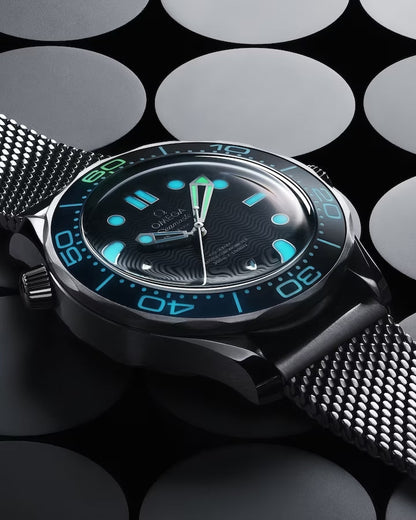 OM. Seamaster Diver 300M James Bond 60th Anniversary