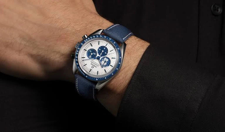 OM. Speedmaster Silver Snoopy Award